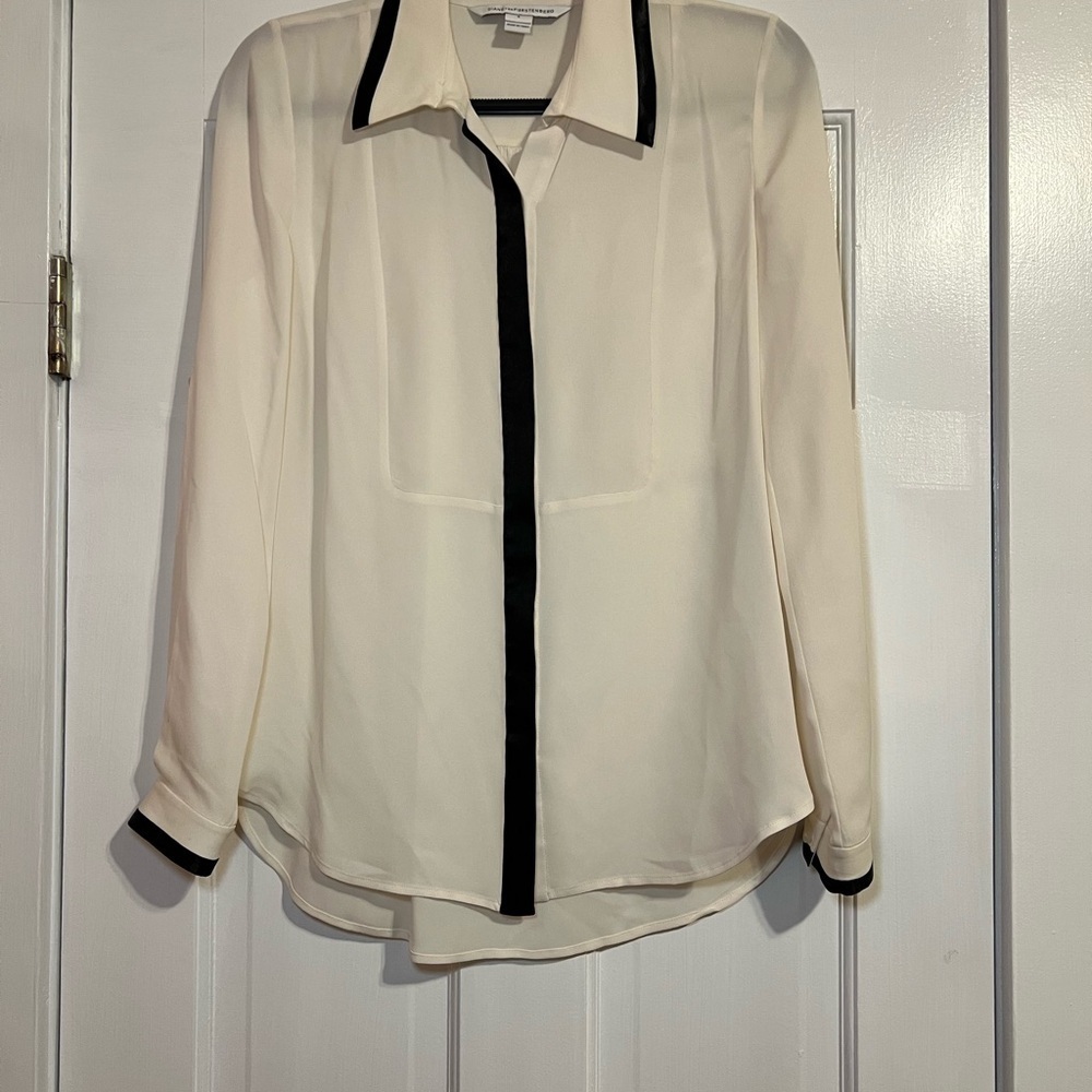 DIANE VON FURSTENBERG DVF CREAM SILK CONTRAST COLLAR BLOUSE SIZE 4